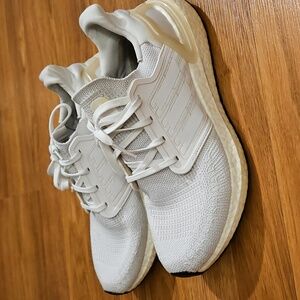 Adidas Ultra Boost Shoes Size 7.5 Mens, 9-9.5 Womens